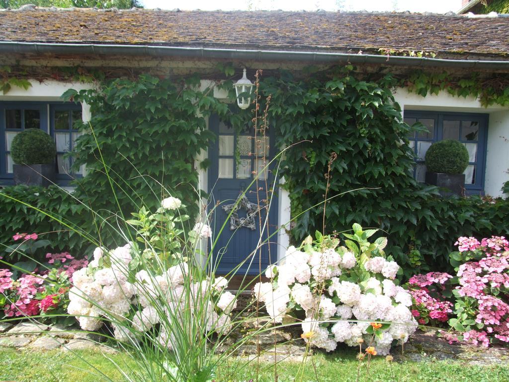 Bed and Breakfast Les Glycines à Ury Extérieur photo