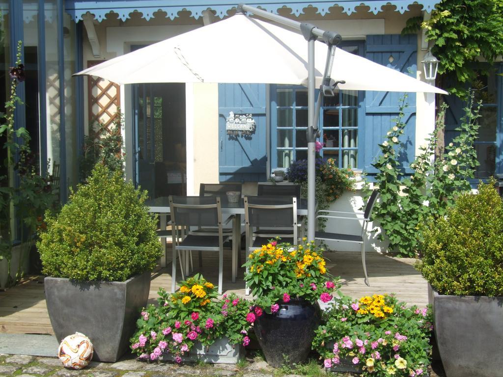 Bed and Breakfast Les Glycines à Ury Extérieur photo